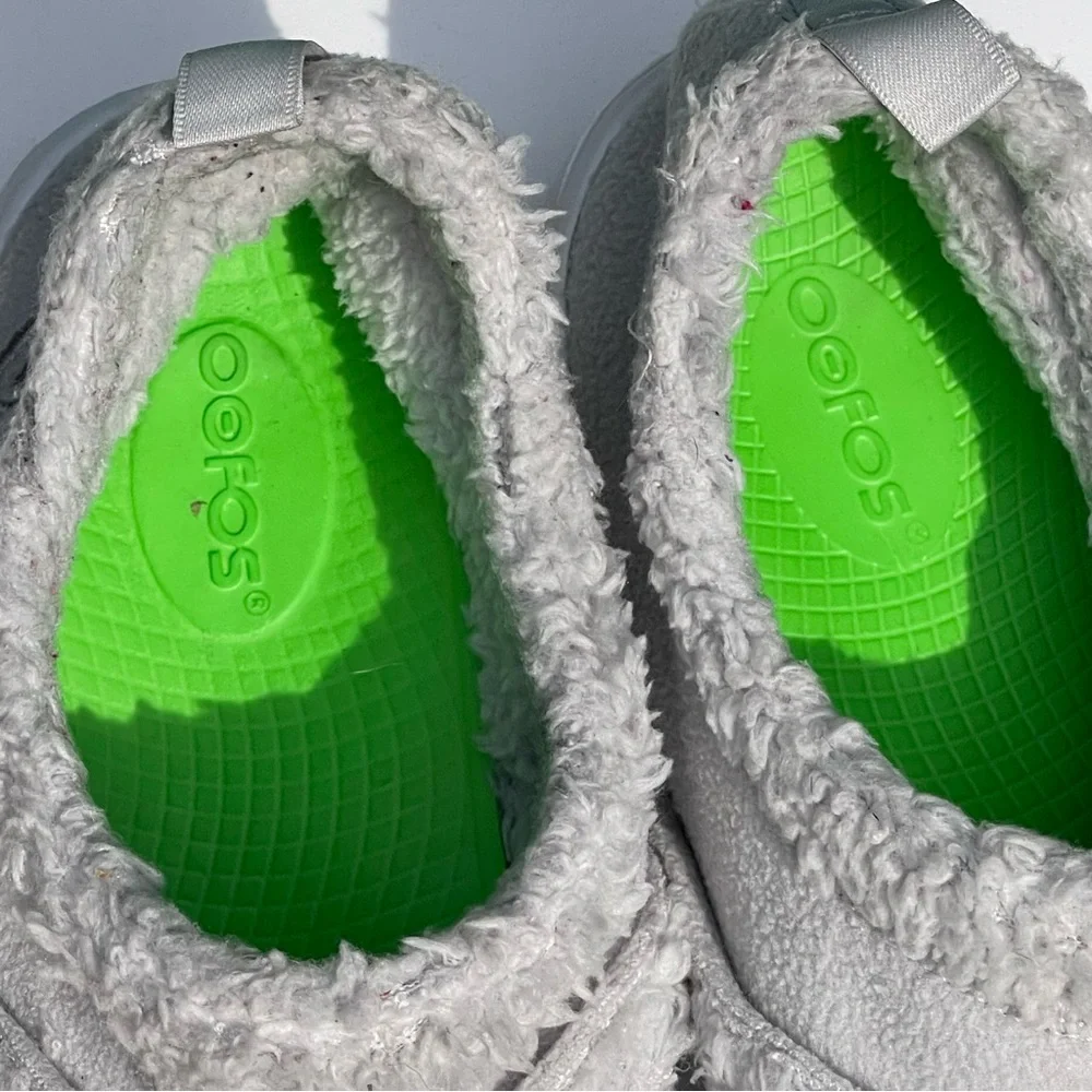 OOFOS OOCoozie Women’s Gray Sherpa Comfort Sport Recovery Slip On Shoes Size 10